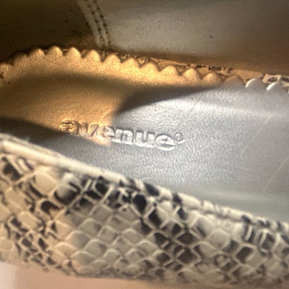 AVENUE SHOES - Picture 7 of 10